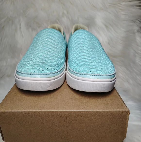 UGG Girls Caplan Slip-On Shoes - Picture 6 of 10